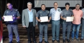 Policia Militar homenageia Policial do Mês