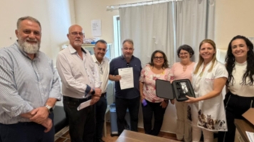 Novo aparelho de ultrassom portátil é entregue ao hospital de Piraju.